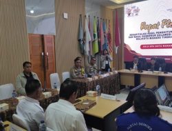 Kapolresta Manado Ikuti Rapat Pleno Terbuka Rekapitulasi Suara Pilkada di KPU Kota Manado.