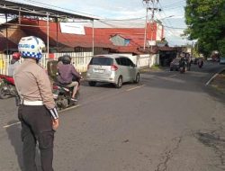 Sat Lantas Polresta Manado Gencarkan Patroli dan Edukasi Kamseltibcarlantas kepada Pengendara.
