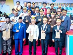 Kapolda Papua Barat Hadiri Upacara HUT ke-22 Kabupaten Teluk Bintuni.